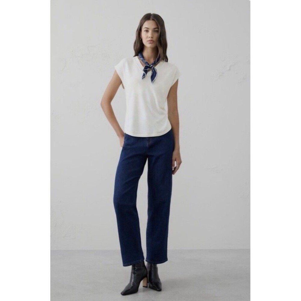 Banana Republic Forever Round Hem Sweater Vest V-neck Pullover